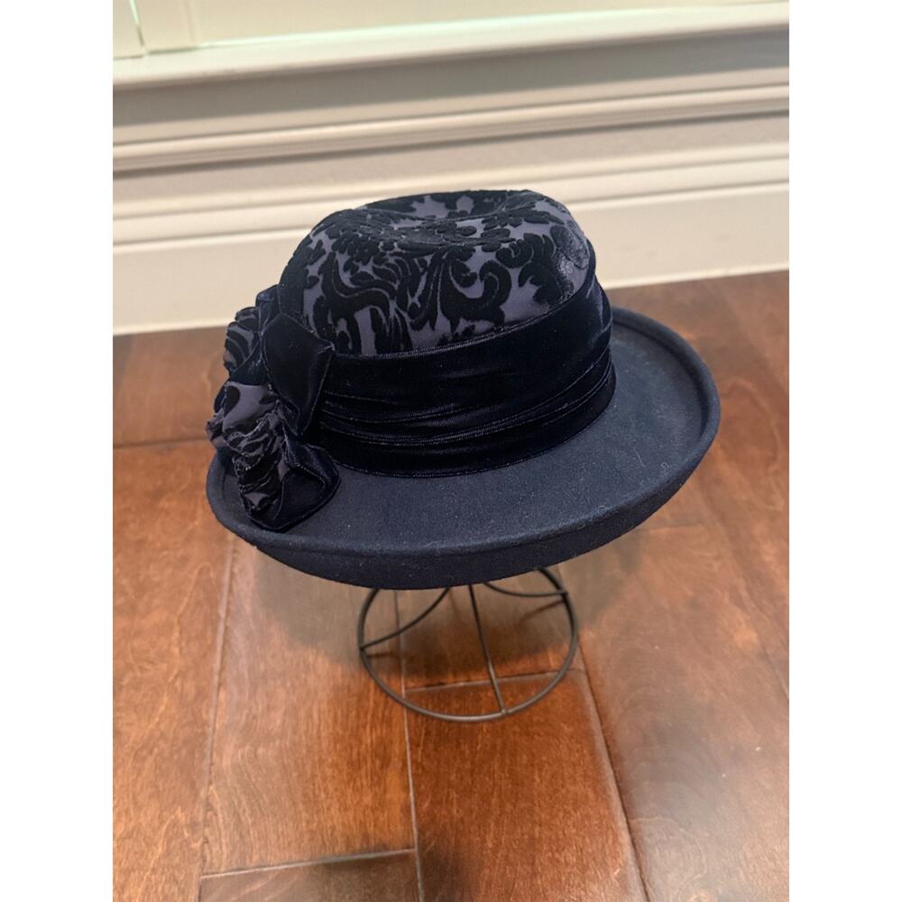 Toucan Collection New York 100% Wool Black Hat USA Vintage Velvet Trim Church - Picture 3 of 7